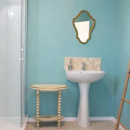 Le Douitel Bed & Breakfast Roncey